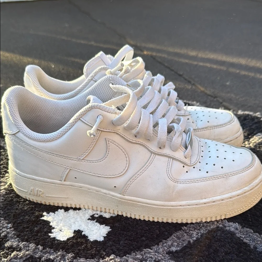 White Air Force 1’s *Authentic* - Picture 2 of 7